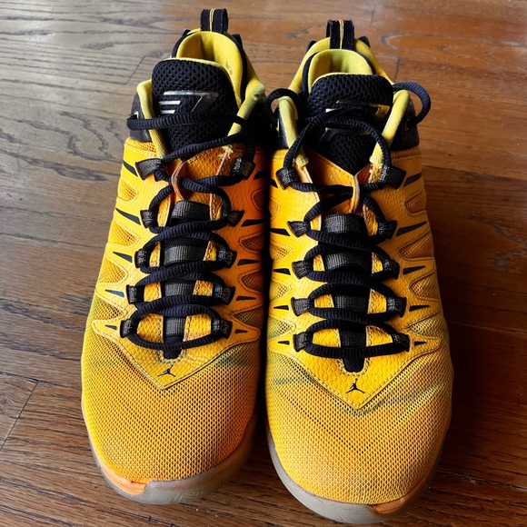 Air Jordan CP3  9 “Yellow Dragon” - Picture 2 of 6